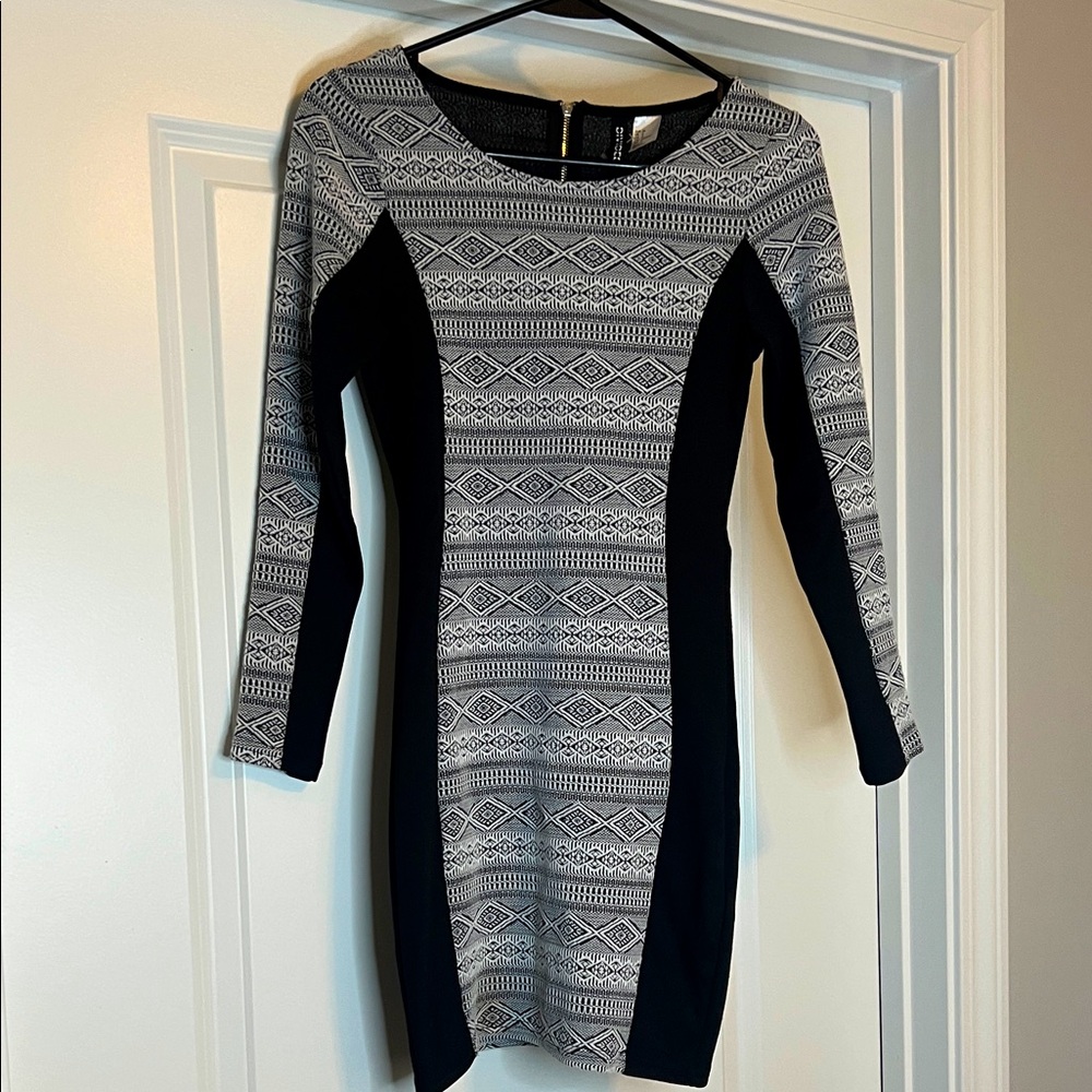 Divided Black and Gray Geometric Long Sleeve Dress